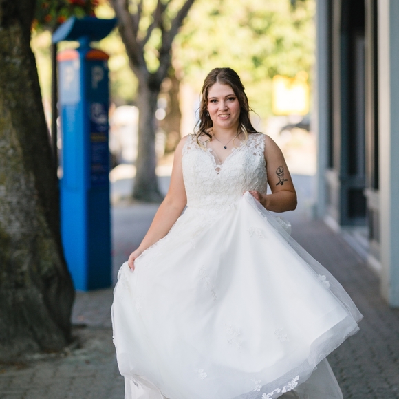 Rebecca Ingram Wedding Dress - Picture 3 of 4